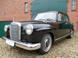 Mercedes-Benz 180b Ponton Interieur Nadelstreifen grün - Mercedes-Benz Ponton 180