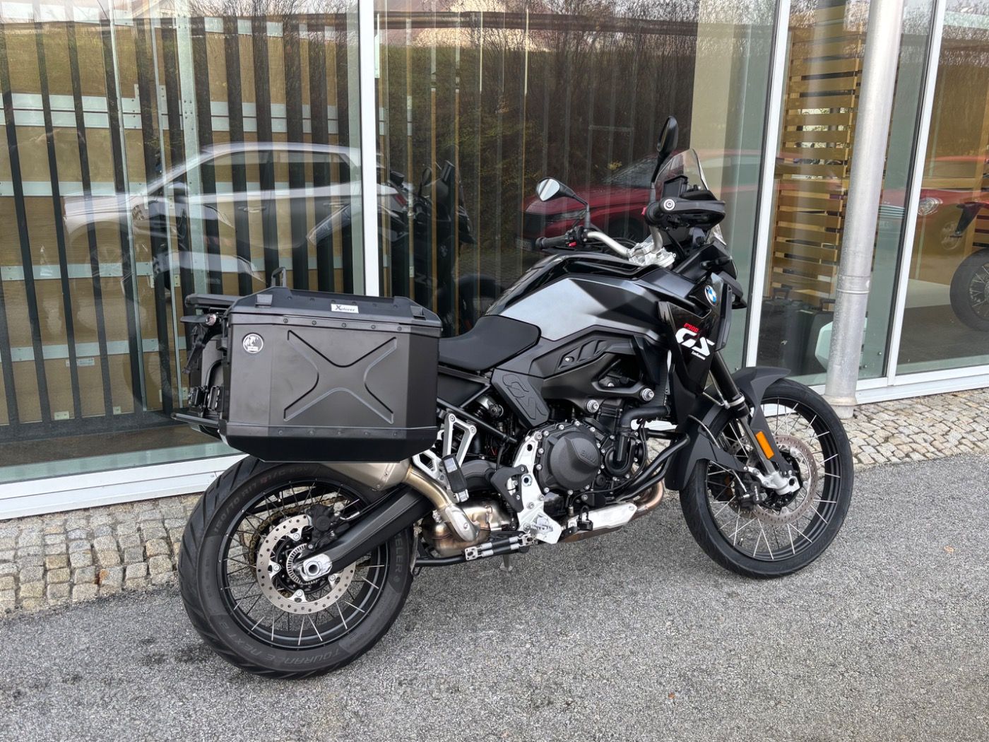 Fahrzeugabbildung BMW F 900 GS mit Kofferset