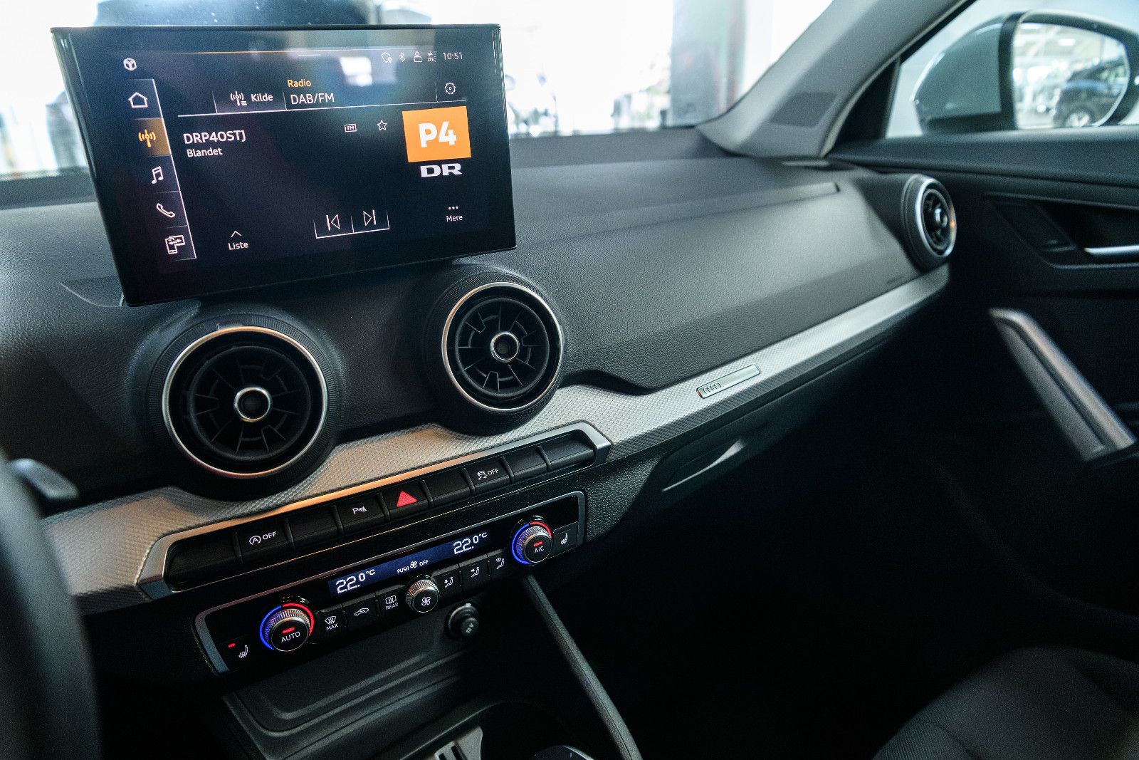 Fahrzeugabbildung Audi Q2 35 TFSI +Kamera +Sitzheizung +DAB