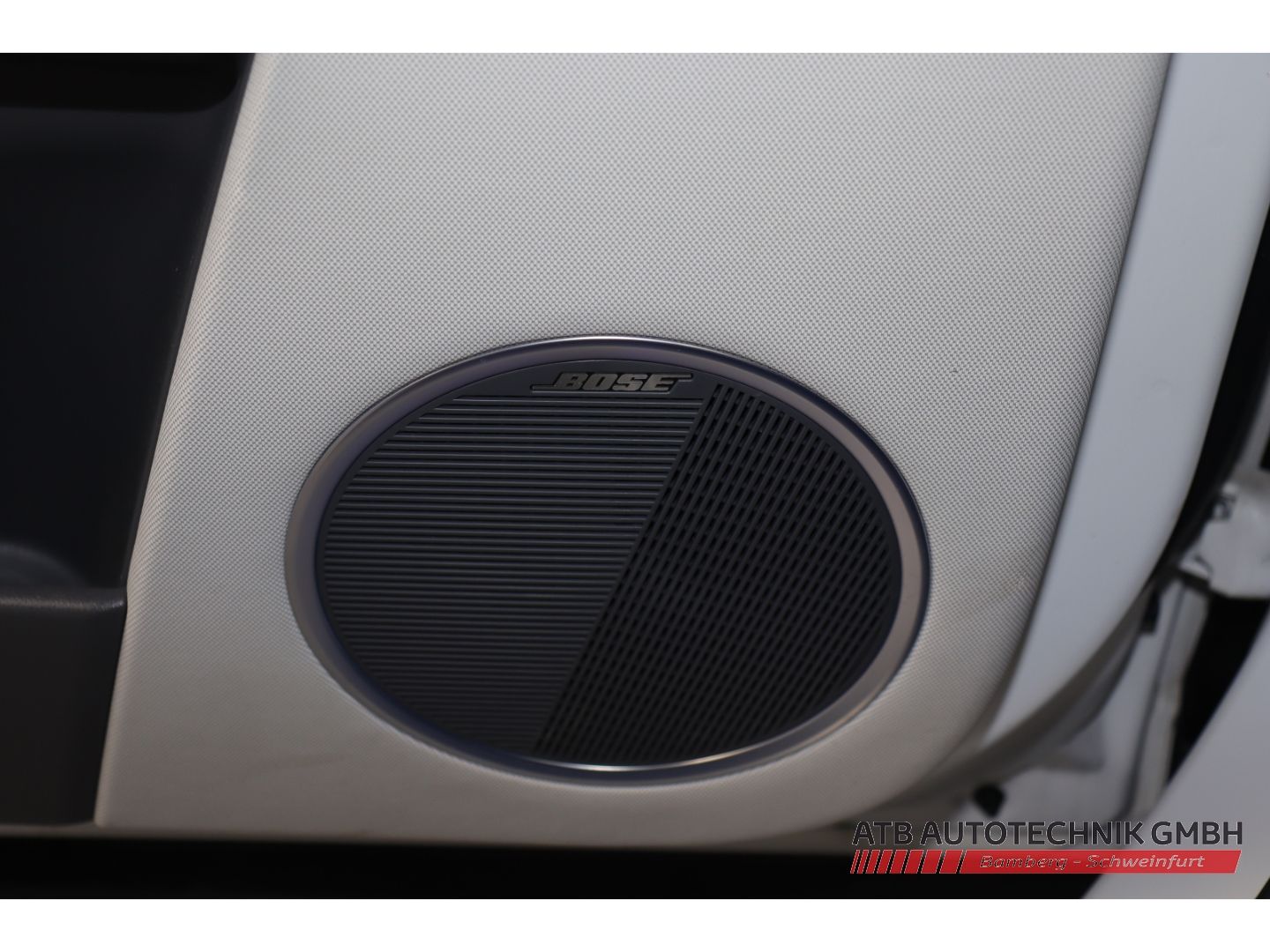 Fahrzeugabbildung Hyundai IONIQ 5 77,4 kWh UNIQ 4WD 98,9% SOH HUD Navi Sou