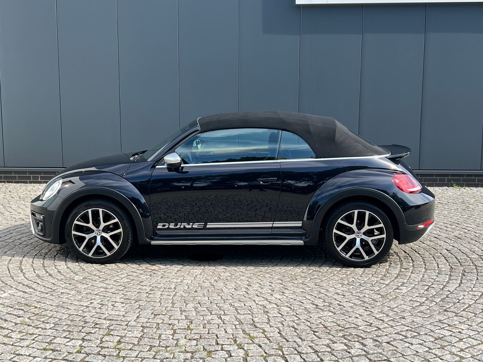 Fahrzeugabbildung Volkswagen Beetle Cabrio Dune 2.0 TDI DSG *Xenon, Navi, Sit