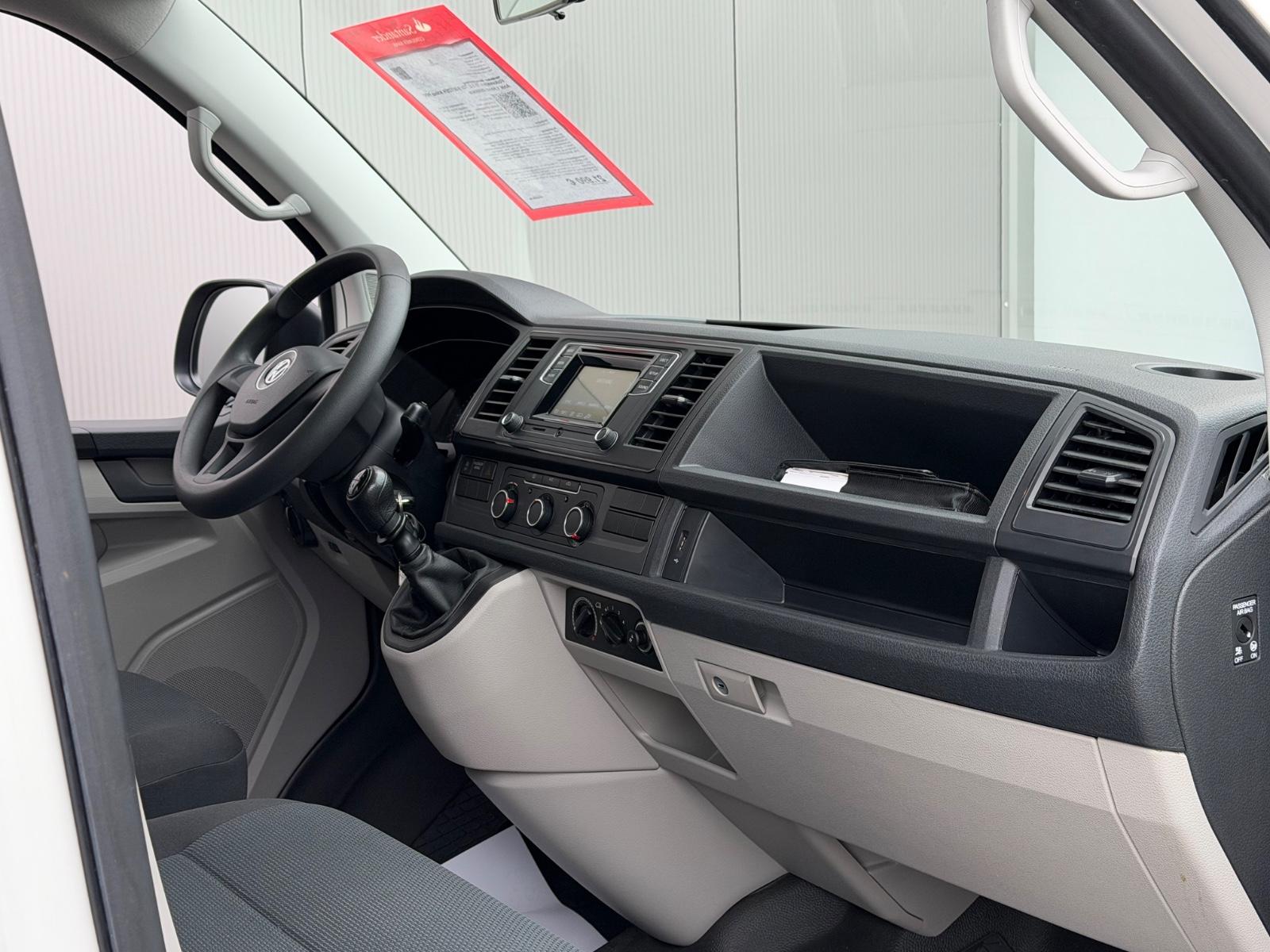 Volkswagen T6 2.0 TDI 9-SITZER Klima PDC AHK 1.Hand 69000km