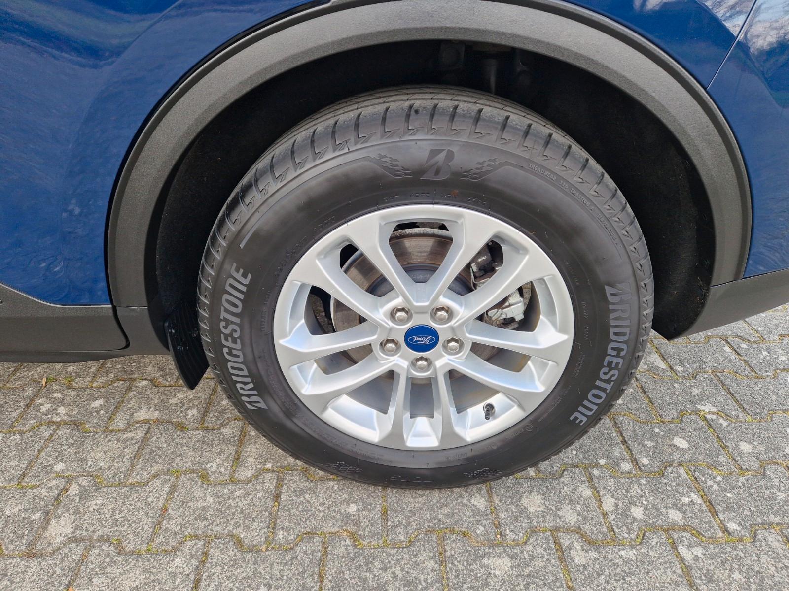 Ford Kuga Titanium 4x4 AHK LED Navi Keyess go