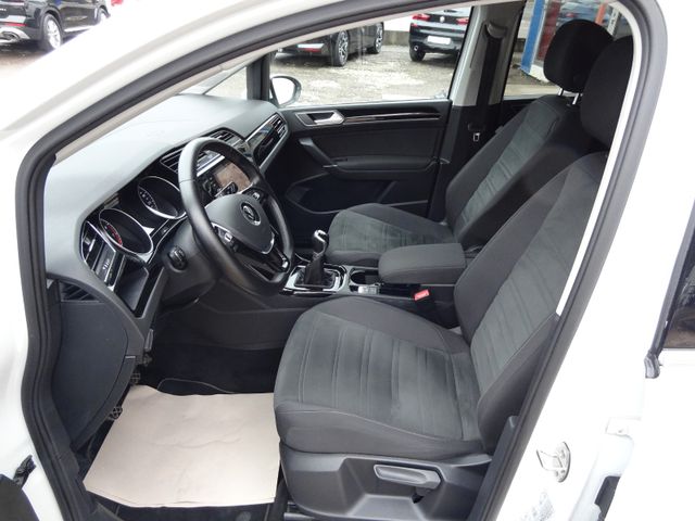 Fahrzeugabbildung Volkswagen Touran/R-Line/Highline/1.Hd/Navi/59TKM/