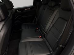 PORSCHE Cayenne 3.0L V6 E-Hybrid Super Ausstattung