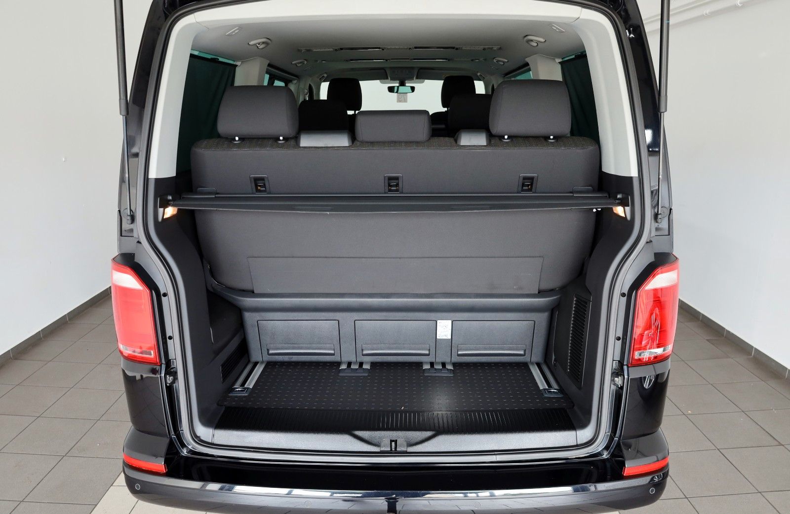 Fahrzeugabbildung Volkswagen T6 Multivan Comfortline Navi,SH,PDC,Kamera,AHK