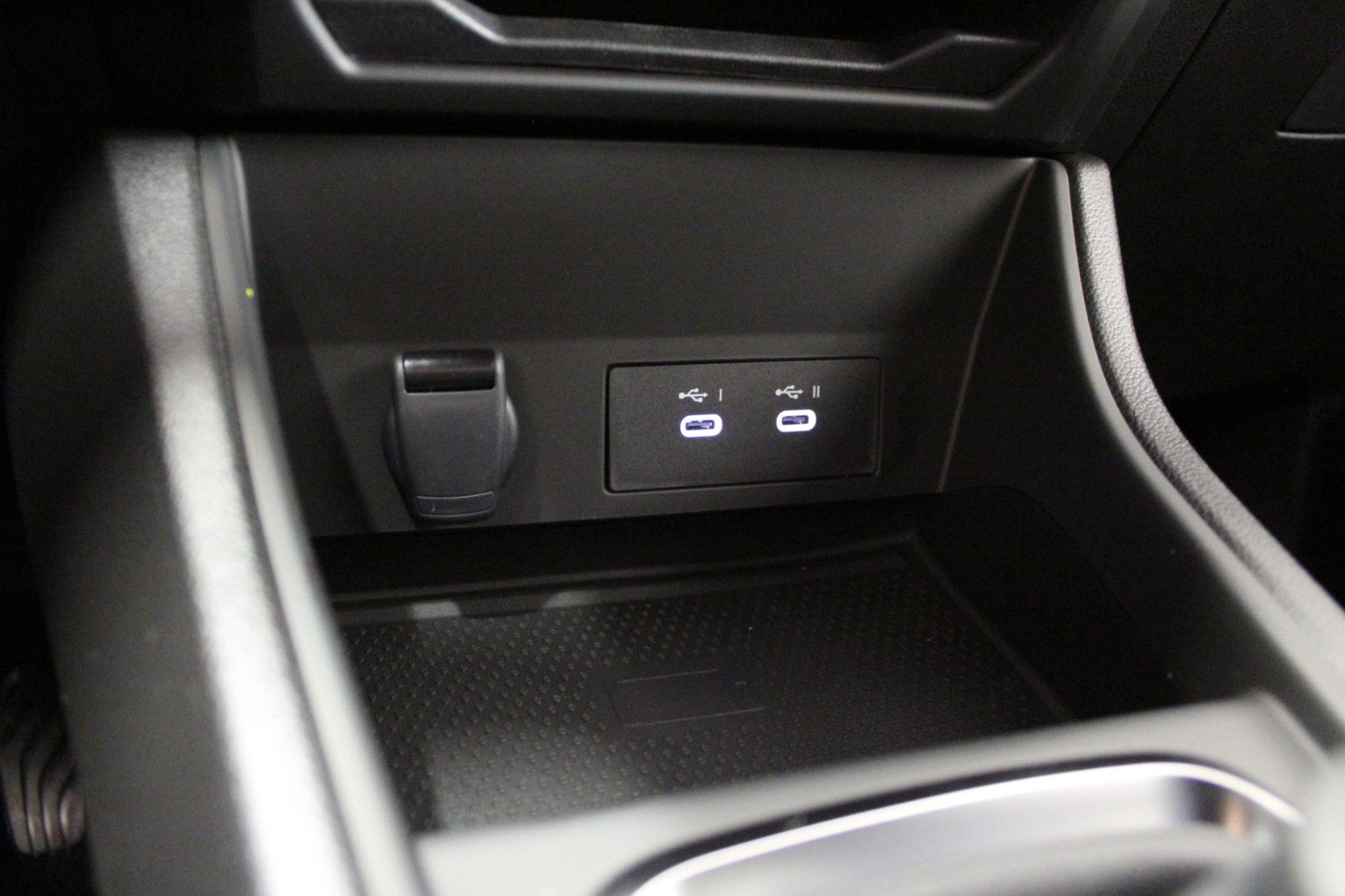 Fahrzeugabbildung Renault Captur TCe 115 KISS Sondermodell *Winter-Pak*Nav