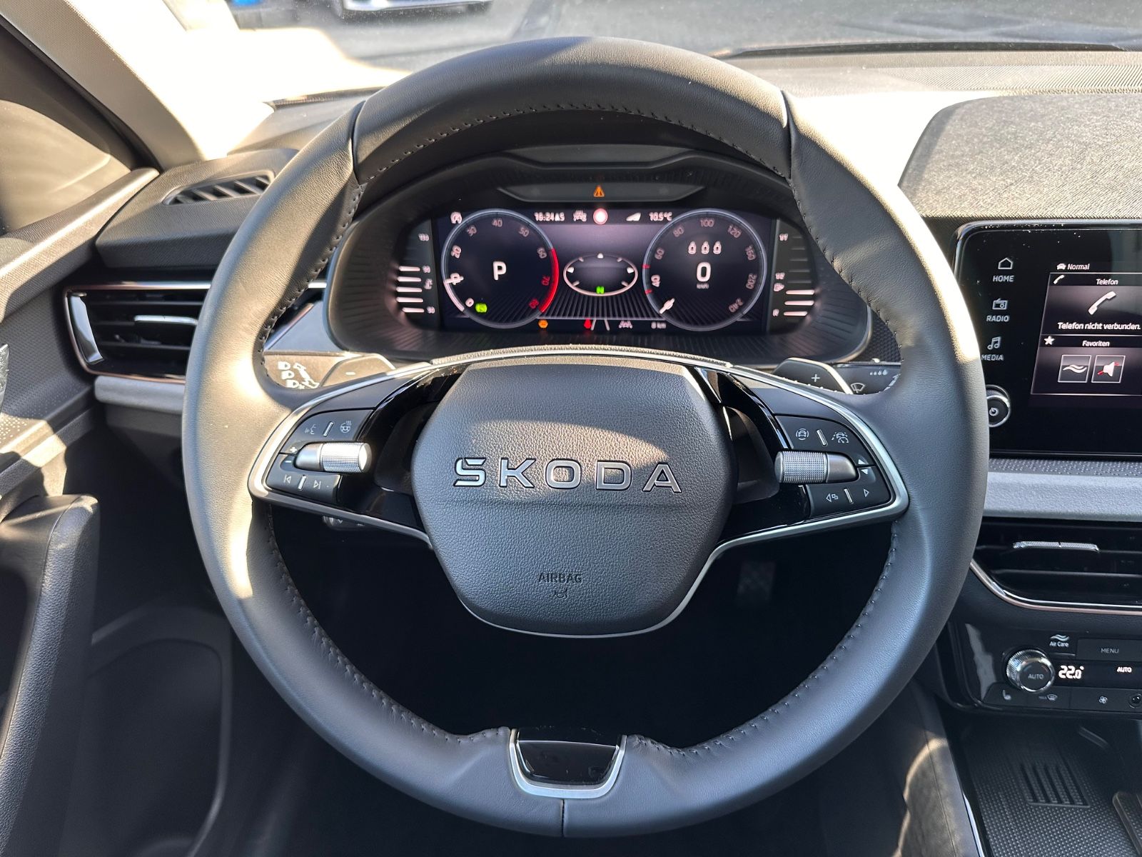 Fahrzeugabbildung SKODA Kamiq Selection 1.0 TSI DSG ACC/LED/PDC/eHeck