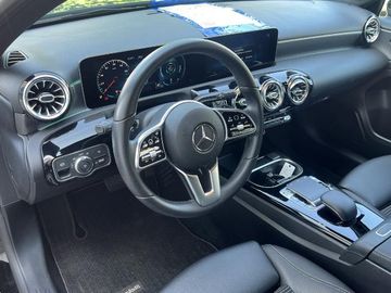 Bild 6 Mercedes-Benz A 200 Progressive - Navi - DAB - Allwetterreifen