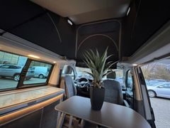 Fahrzeugabbildung Volkswagen T6.1 California Ocean LED ACC AHK Küche 1.Hand