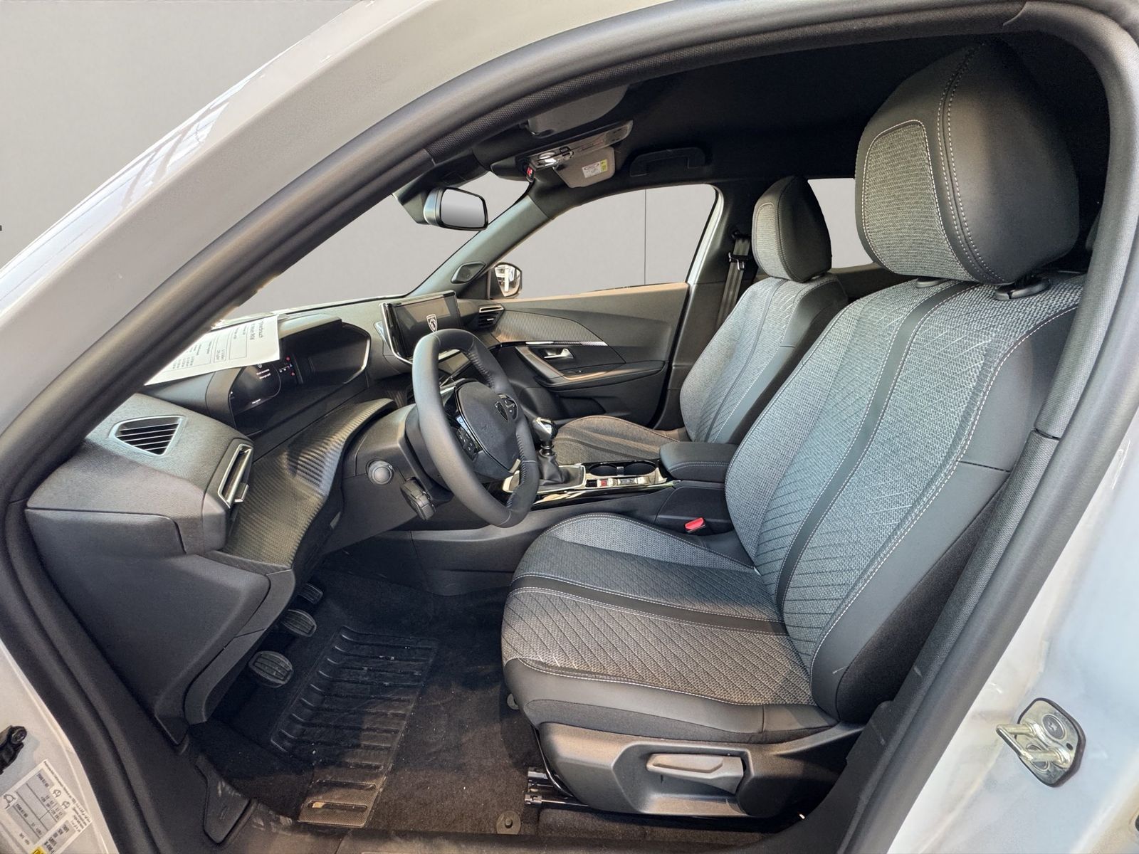 Peugeot 2008 - Bild 8