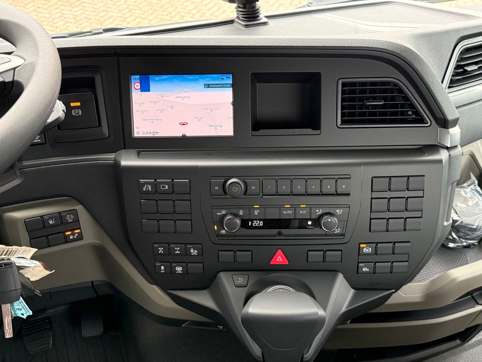 Fahrzeugabbildung MAN TGS 26.520 Absetzkipper HYVA 18 TAZ / Funk / 6x4