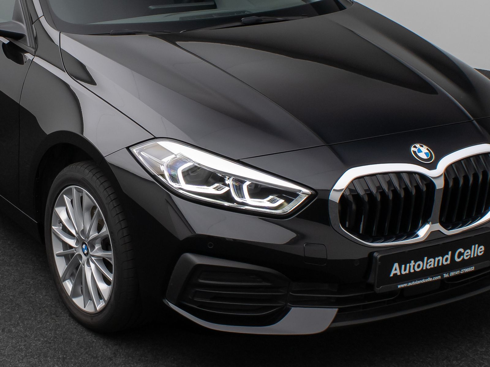 Fahrzeugabbildung BMW 118i PDC DAB CockPitPro AHKFernlichtassistent