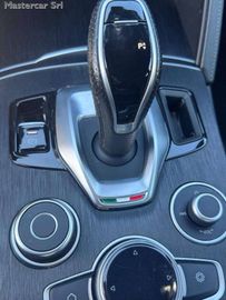 Alfa-Romeo Stelvio - 7