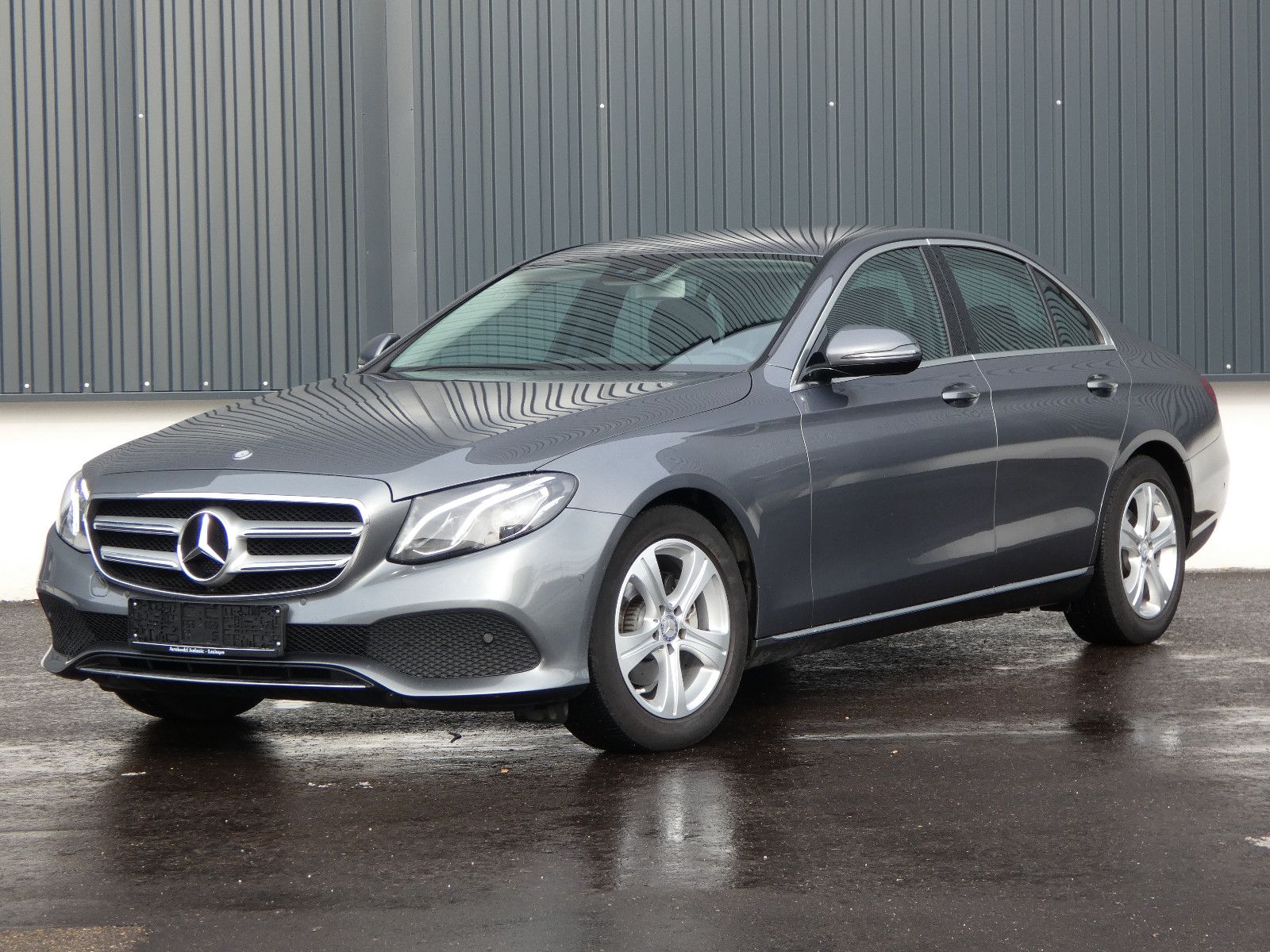 MERCEDES-BENZ E 220 d Avantgarde WIDESCREEN LED Navi SHZ AHK