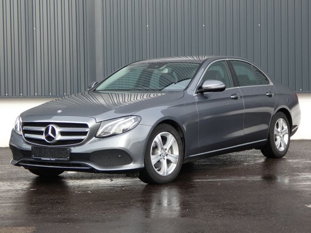MERCEDES-BENZ E 220 d Avantgarde WIDESCREEN LED Navi SHZ AHK