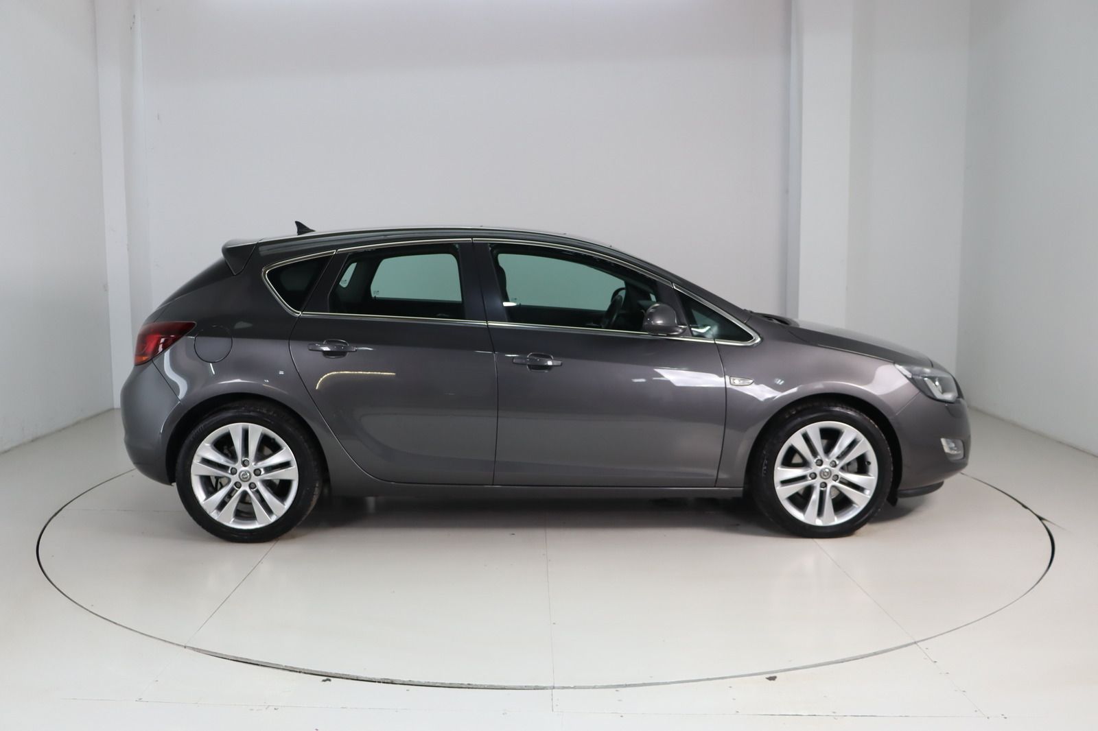 Fahrzeugabbildung Opel Astra J 1.6 Turbo Innovation * 1. Hd. * wenig Km