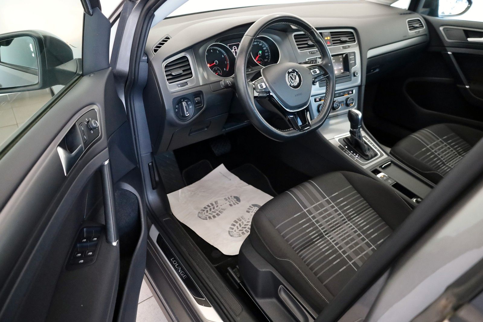 Fahrzeugabbildung Volkswagen Golf VII Lounge BMT,DSG,Park Assist, Allwetter