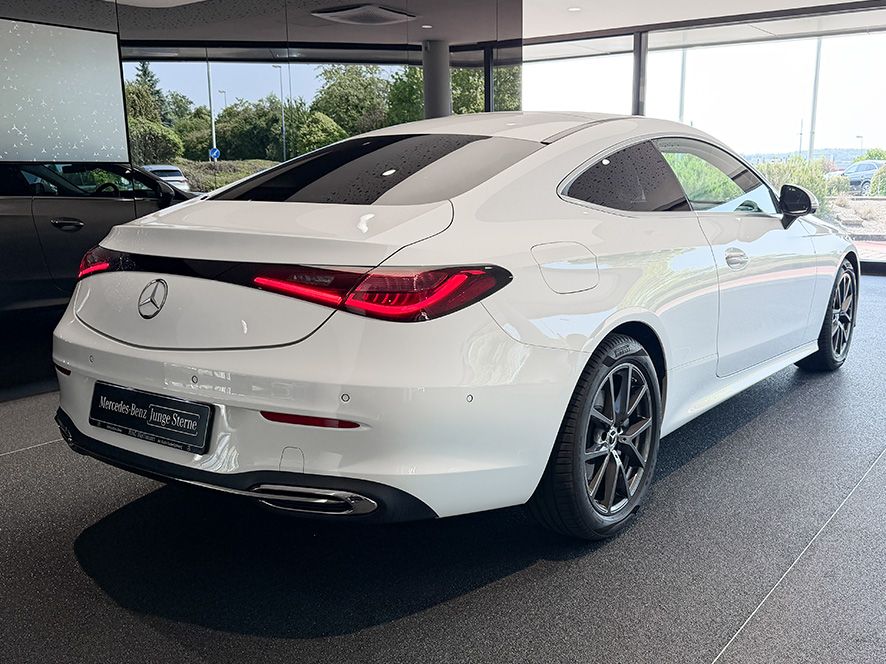 Mercedes-Benz CLE 200 Coupe 4M AVANTGARDE DIGIL MBUX DISTRONIC foto 6