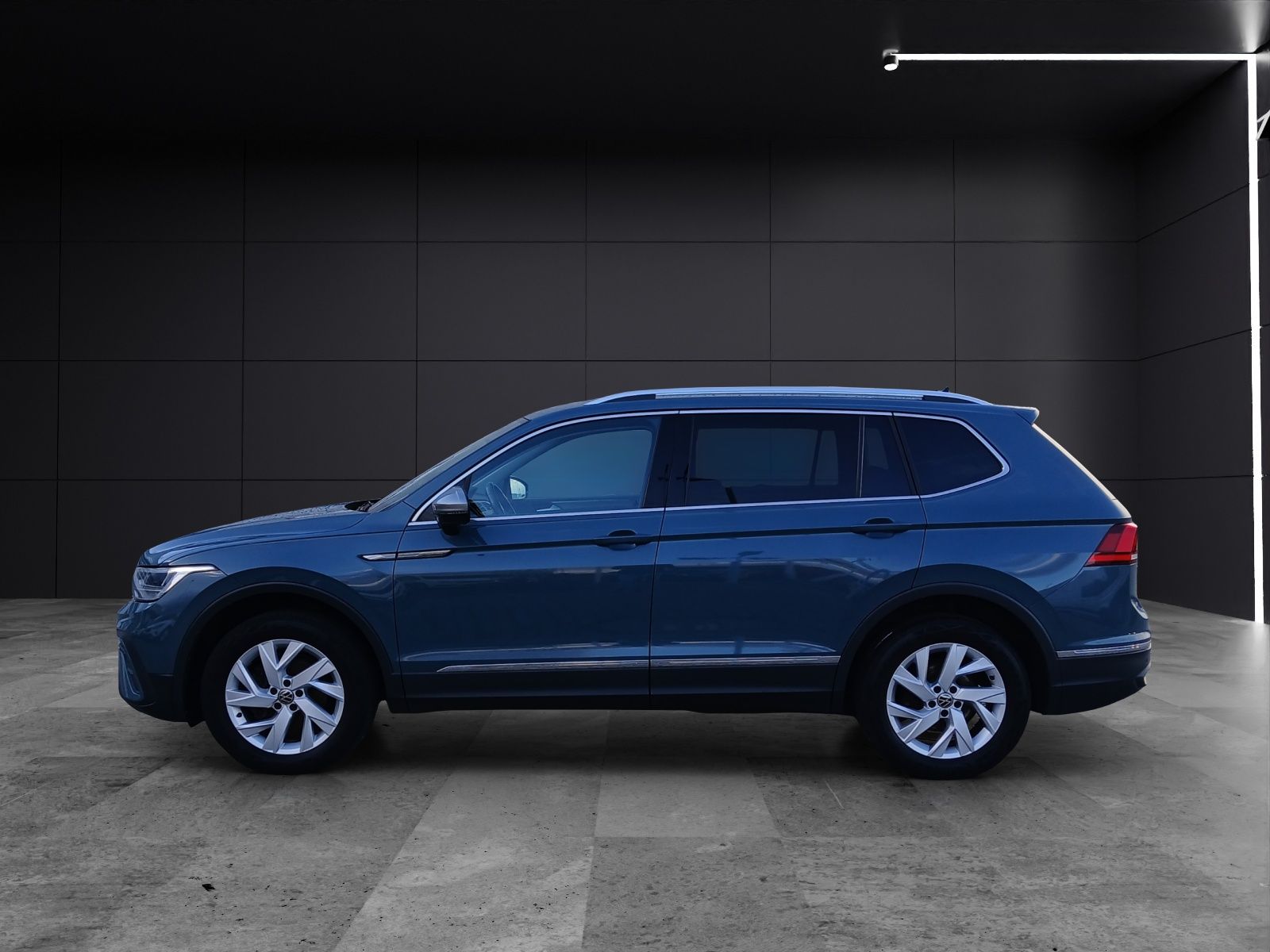 Fahrzeugabbildung Volkswagen Tiguan Allspace TDI Life DSG LED AHK Navi  ACC S