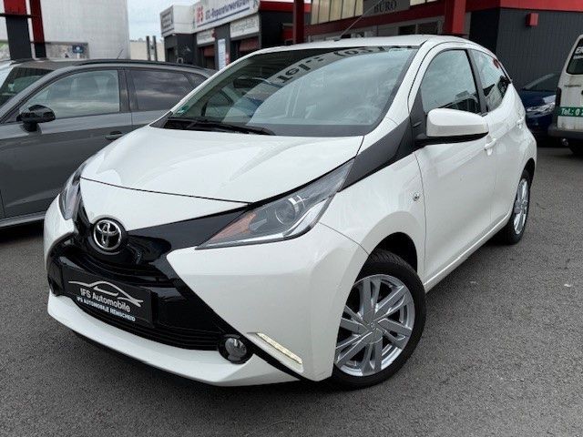 Toyota AYGOx-play touch*KAMERA*TEMPOMAT*KLIMA*APPLECAR