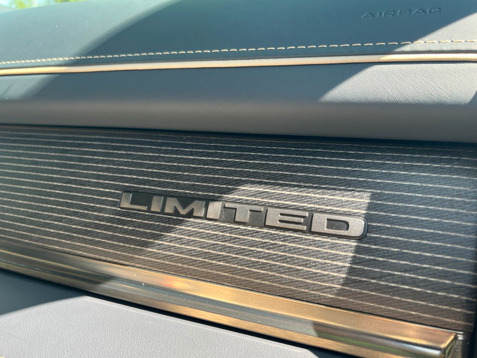 Fahrzeugabbildung Dodge RAM 1500 Limited  10"höher Alles Eingetragen!!!