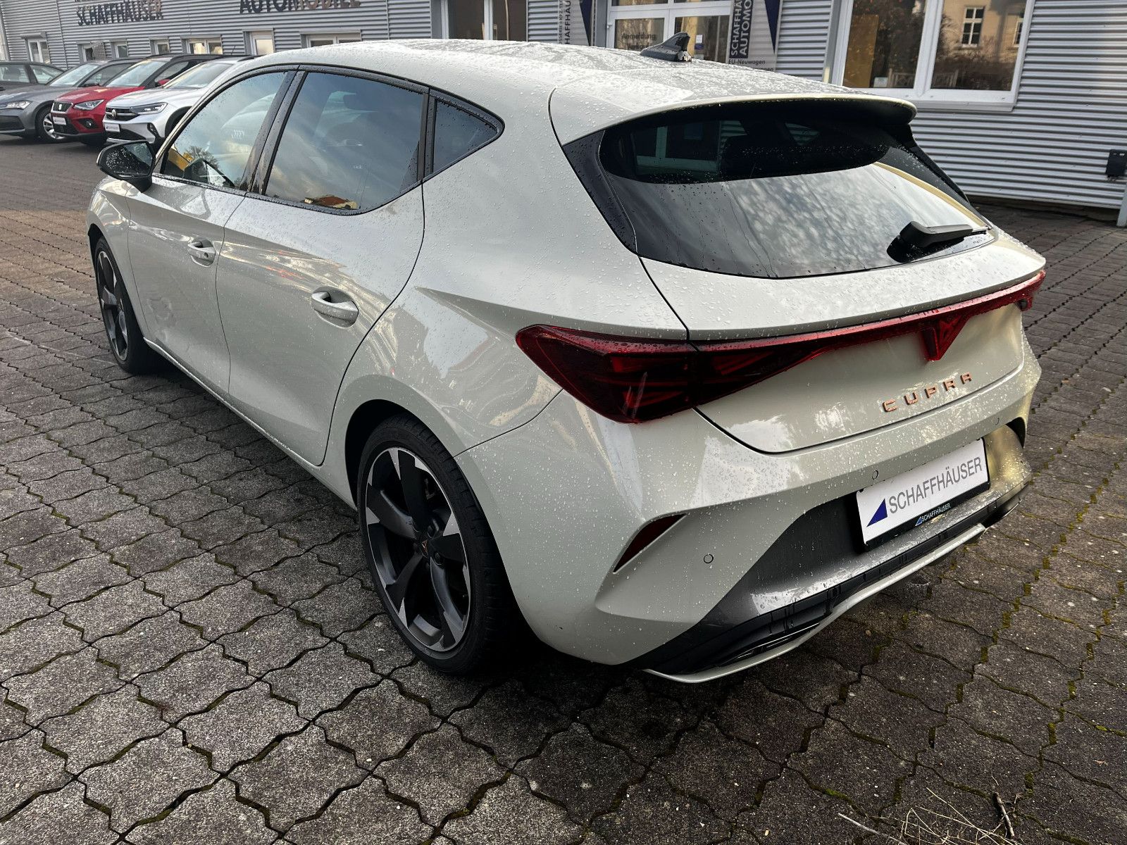 Fahrzeugabbildung CUPRA Leon 1.5 eTSI 110 kW SHZ PDC LED CARPLAY LHZ 18"