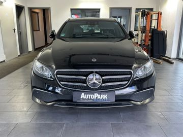 Mercedes E 200 - 5