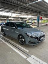 Hyundai Elantra CN7 Exclusive - Hyundai Elantra: Automatik
