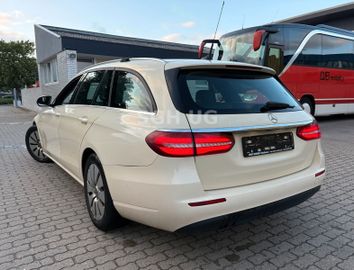 Mercedes E 200 - 11