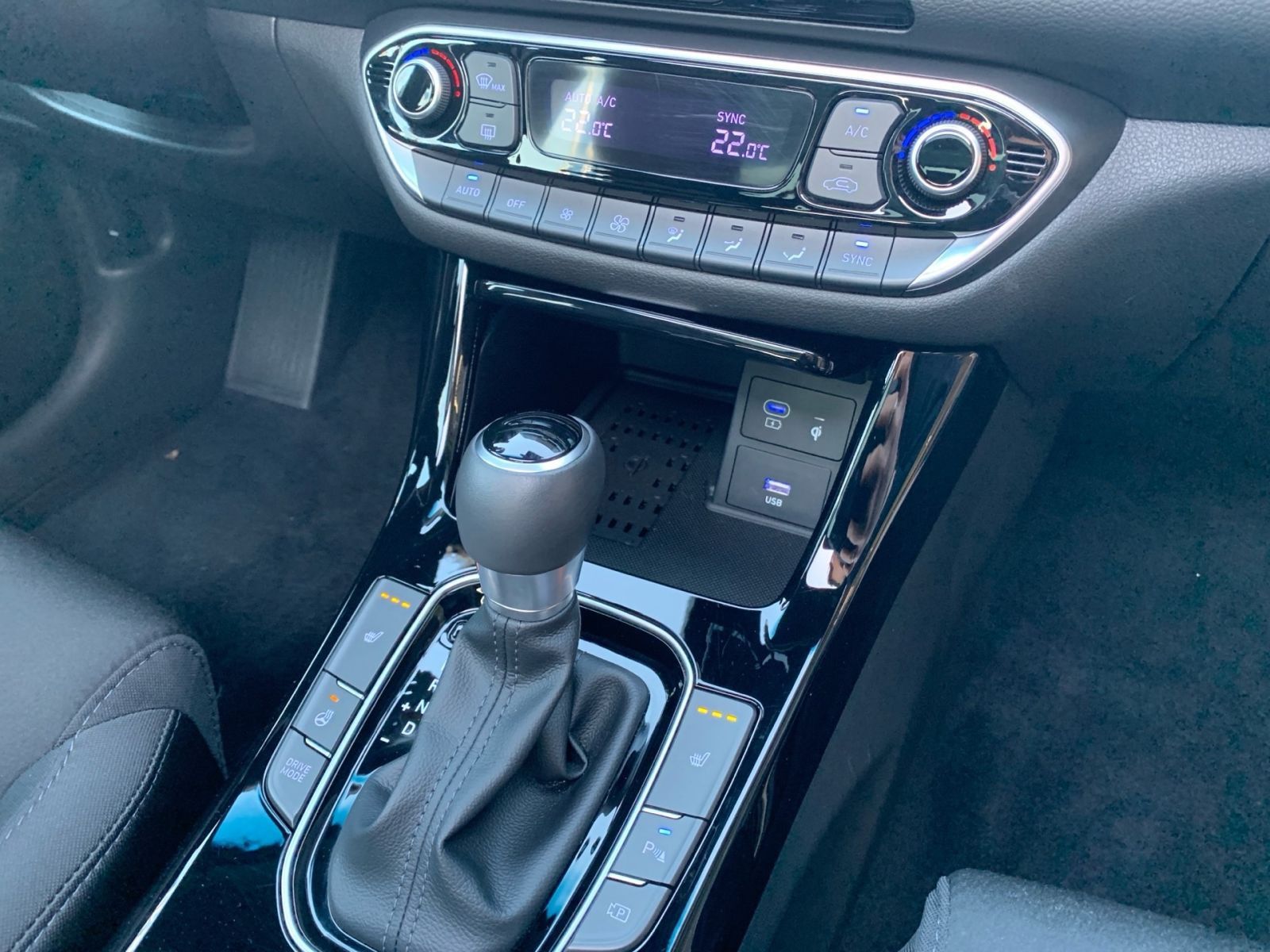 Fahrzeugabbildung Hyundai i30 1.5 T-GDI 7-DCT Advantage Plus Mild-Hybrid