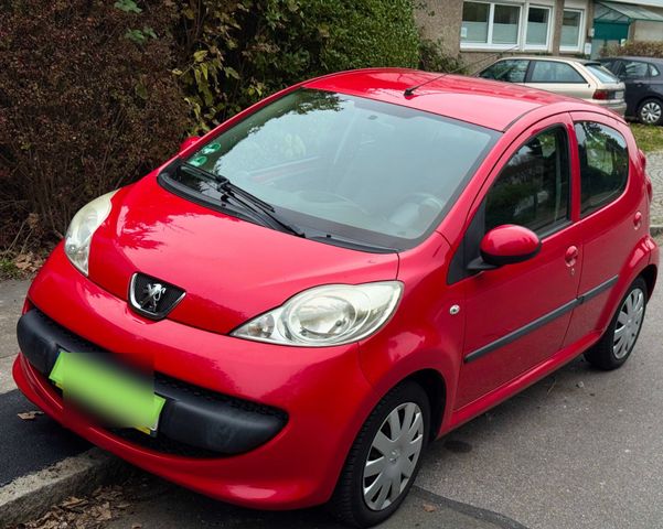 Peugeot 107 Benzin 50 KW 156.290km Klima T...