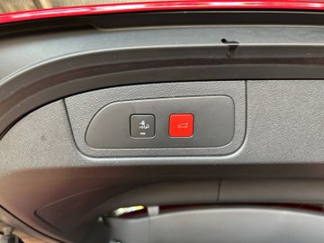 DS Automobiles DS 7 Crossback 2.0 Performance Line LED KAM NAV