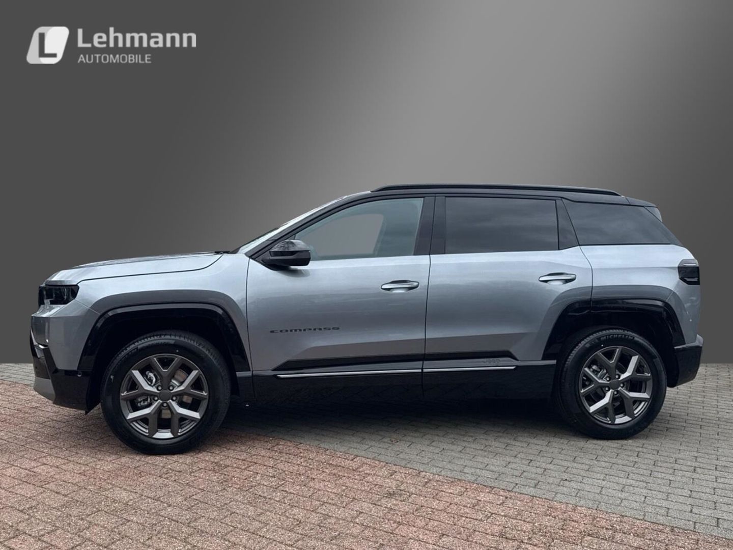 Fahrzeugabbildung Jeep Compass MY26 FIRST EDITION E-HYBRID PANO VOLL