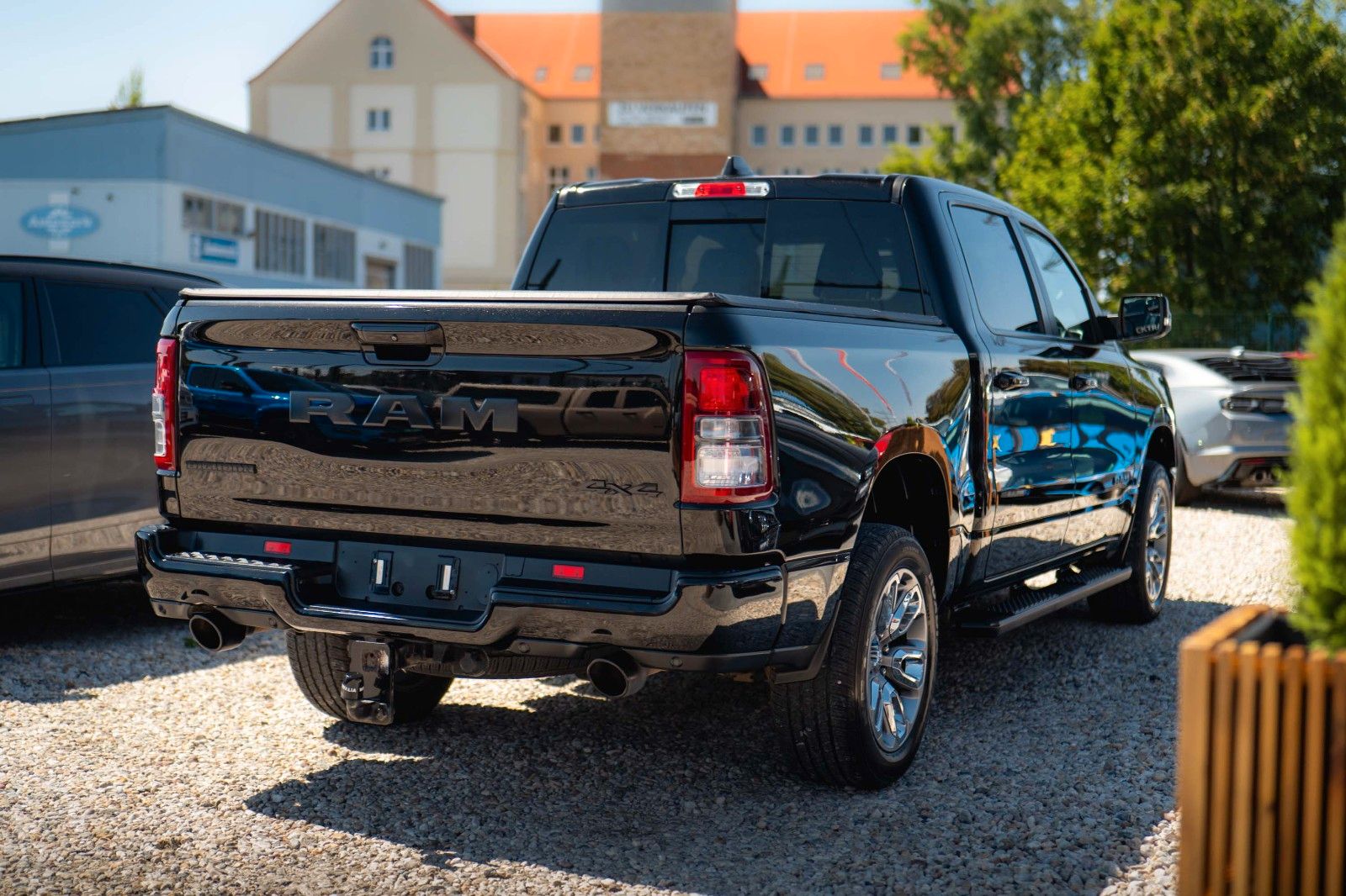 Fahrzeugabbildung Dodge RAM 5.7 V8 HEMI 4x4 BLACK *LPG 200L*Unfallfrei*