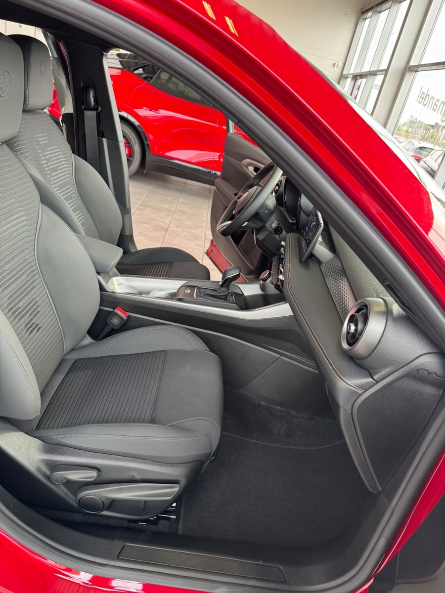 Fahrzeugabbildung Alfa Romeo Tonale Sprint/Sofort verfügbar