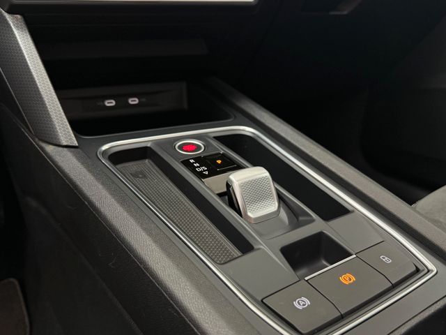 Seat Leon SportstourerPanoR.KameraAHKLEDBeatsAu.