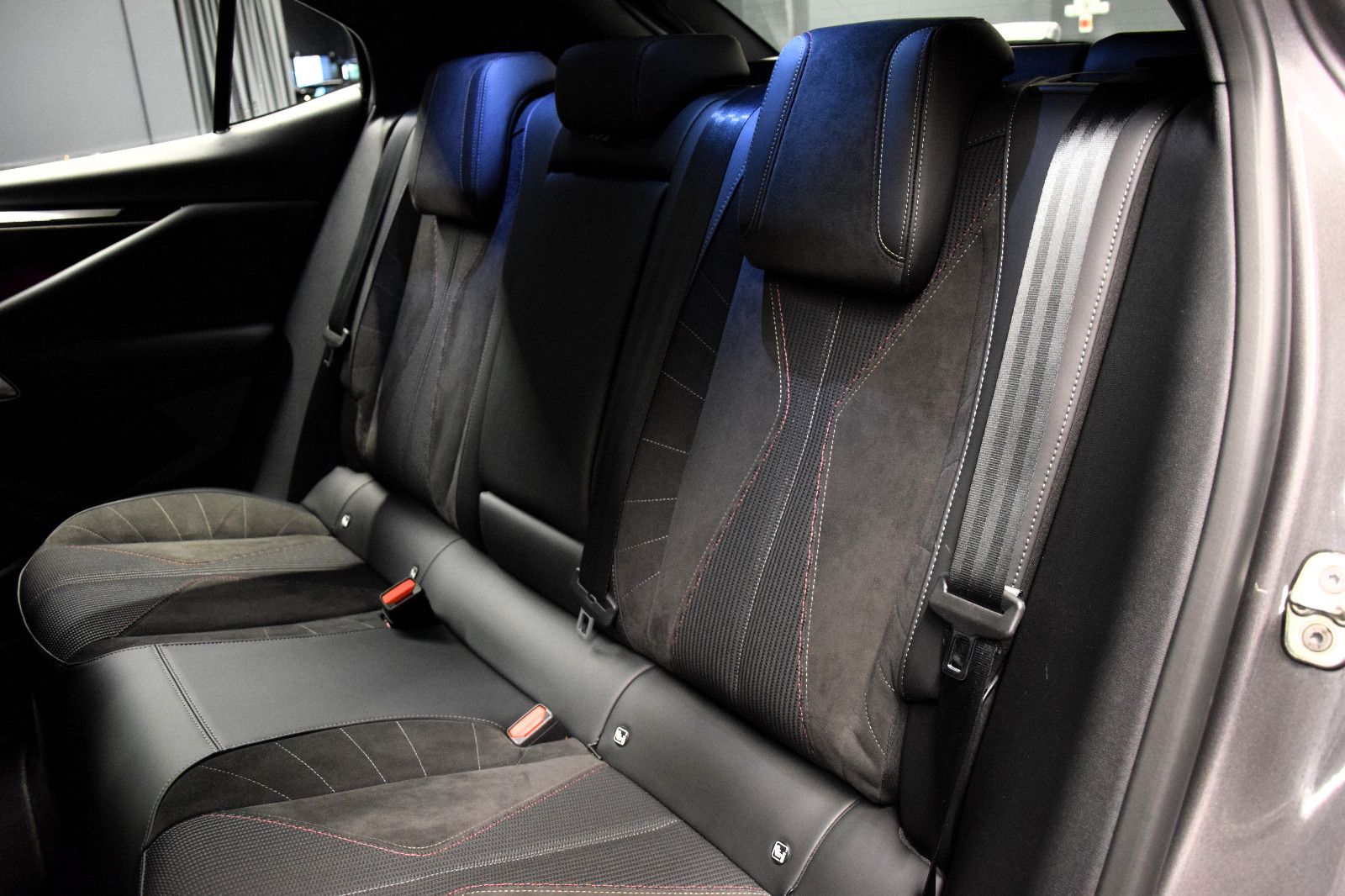 Fahrzeugabbildung DS Automobiles DS4 Performance Line Pano Sitzheizung