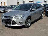 Ford Focus Turnier /1.6 /1.HND/TÜVNEU/KLMA/TMPMT/AHK - Ford Focus aus 2011: Kombi
