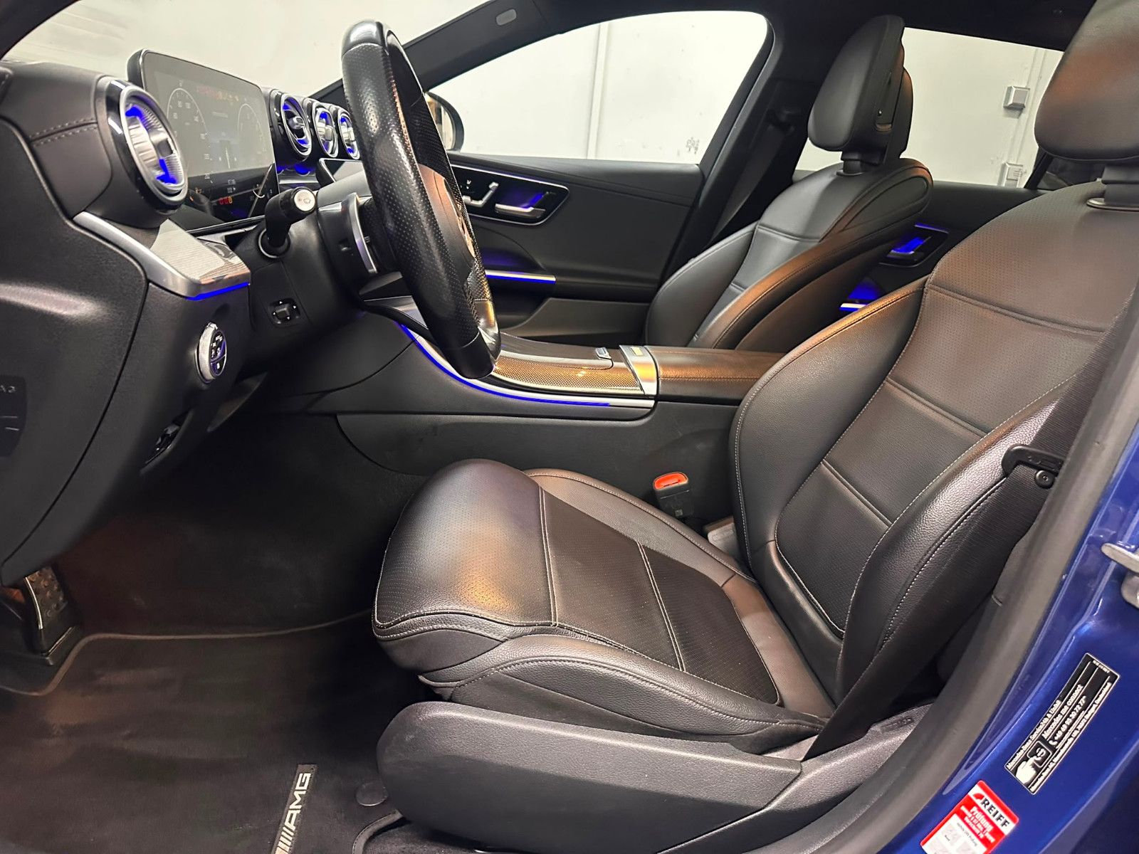 Fahrzeugabbildung Mercedes-Benz C 300 de T *AMG-LINE*MASSAGE*AHK*360*KEYGO*PANO