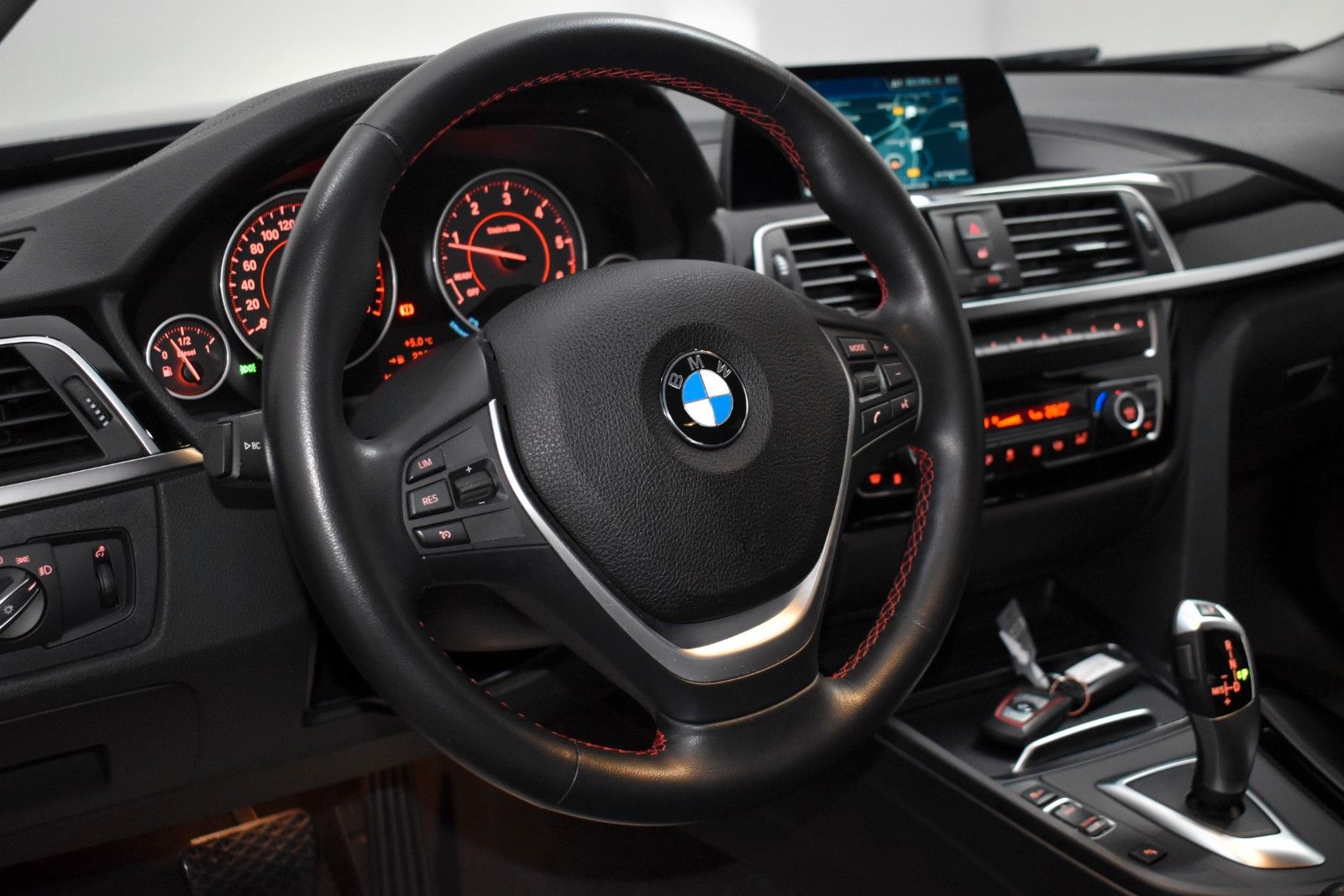 Fahrzeugabbildung BMW 420d Gran Coupé xDrive Sport Line Automatik,Navi