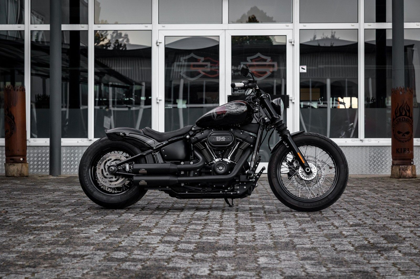 Fahrzeugabbildung Harley-Davidson FXBBS STREET BOB Softail 114 CUI - JEKILL&HYDE