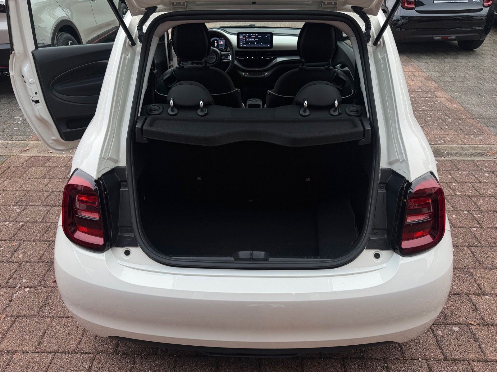 Fahrzeugabbildung Fiat 500e