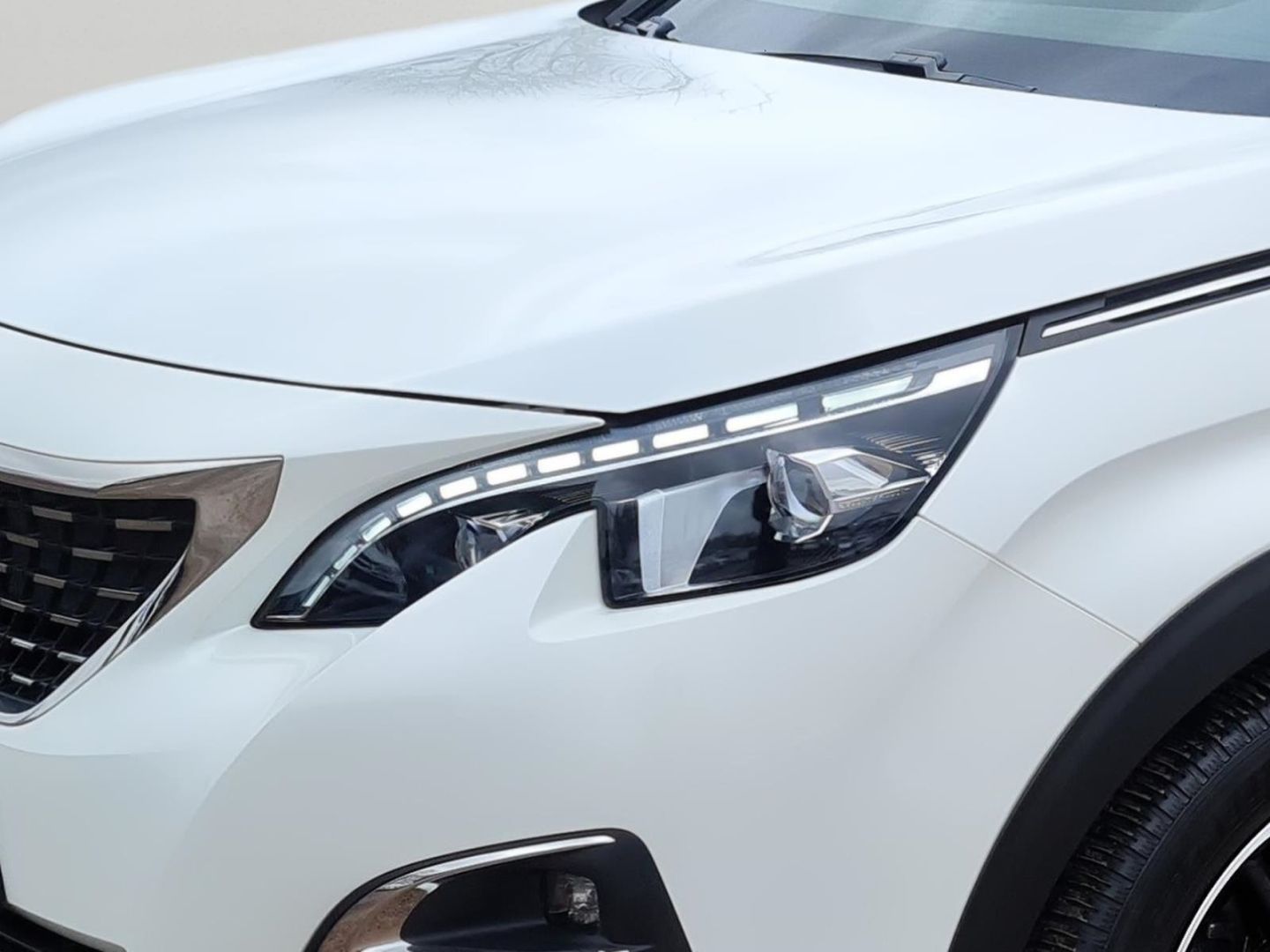 Fahrzeugabbildung Peugeot 3008 PureTech 1.2 Allure 130 PANO+LED+360°CAM