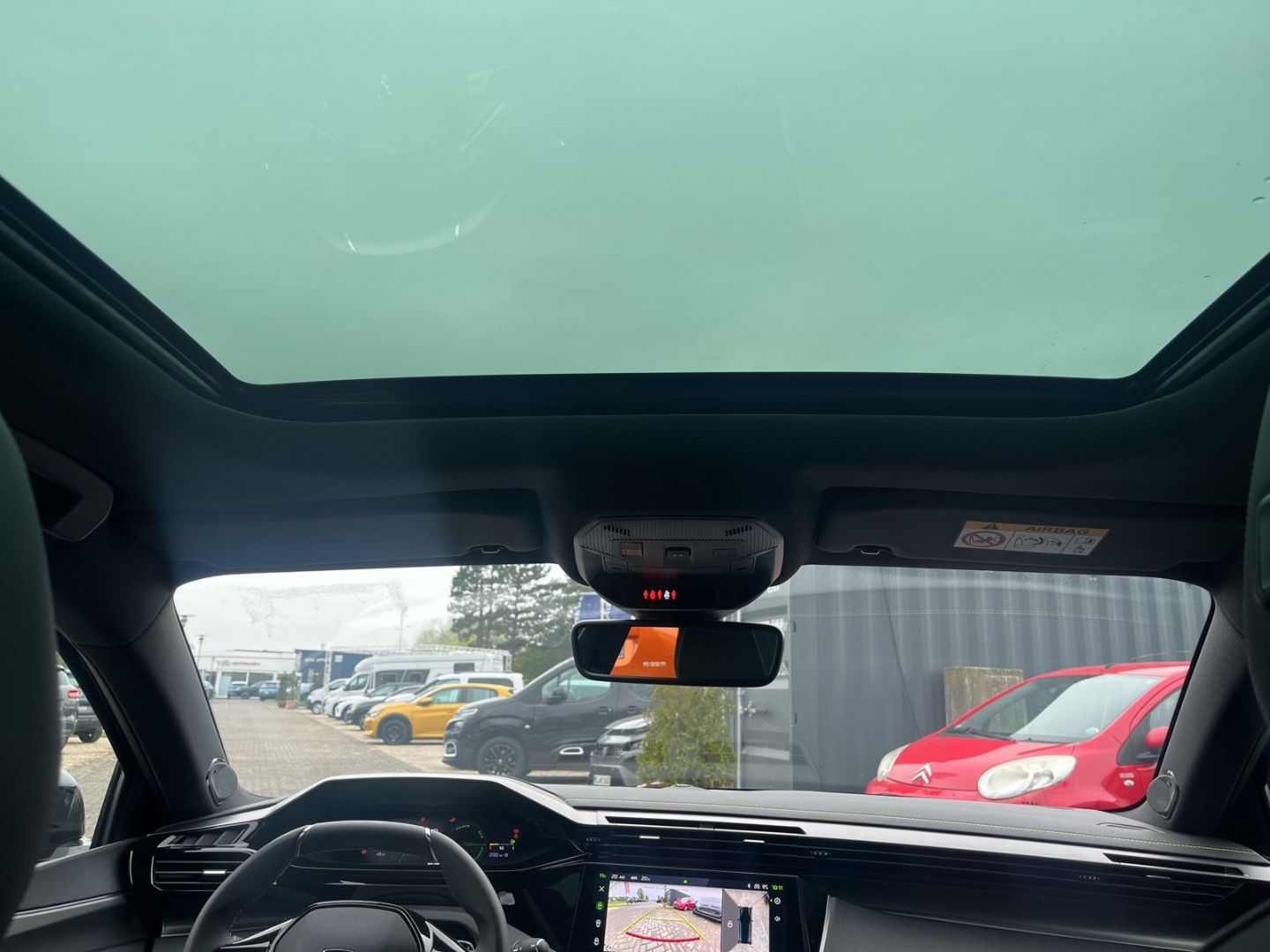 Fahrzeugabbildung Peugeot 308 Hybrid 1.2 GT136 e-DSC6 Navi Soundsystem