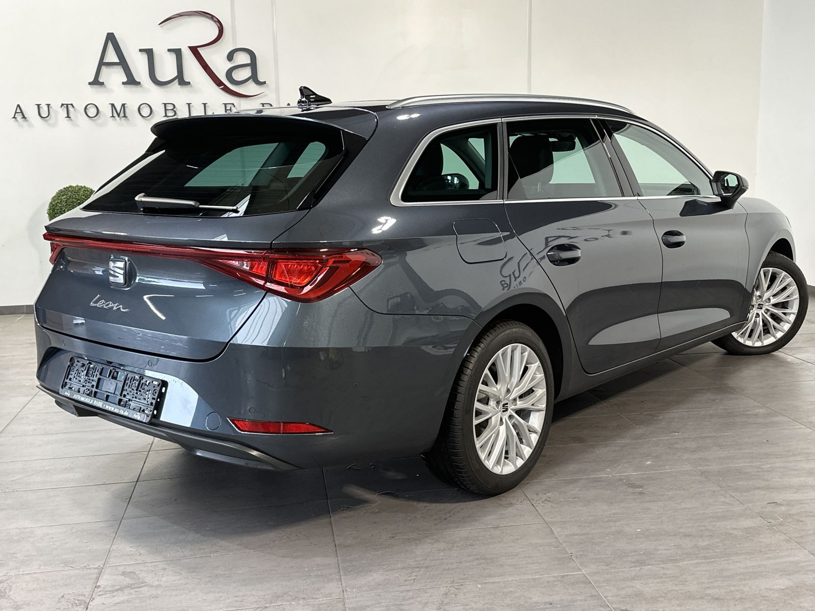 Fahrzeugabbildung SEAT Leon SpT 2.0 TDI DSG Xcellence NAV+LED+ACC+PANO