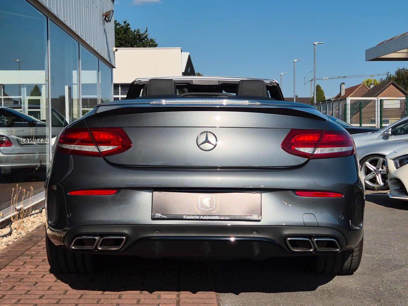 Fahrzeugabbildung Mercedes-Benz C 63 AMG Cabrio/Dt./Burm/Head/Fahrpaket