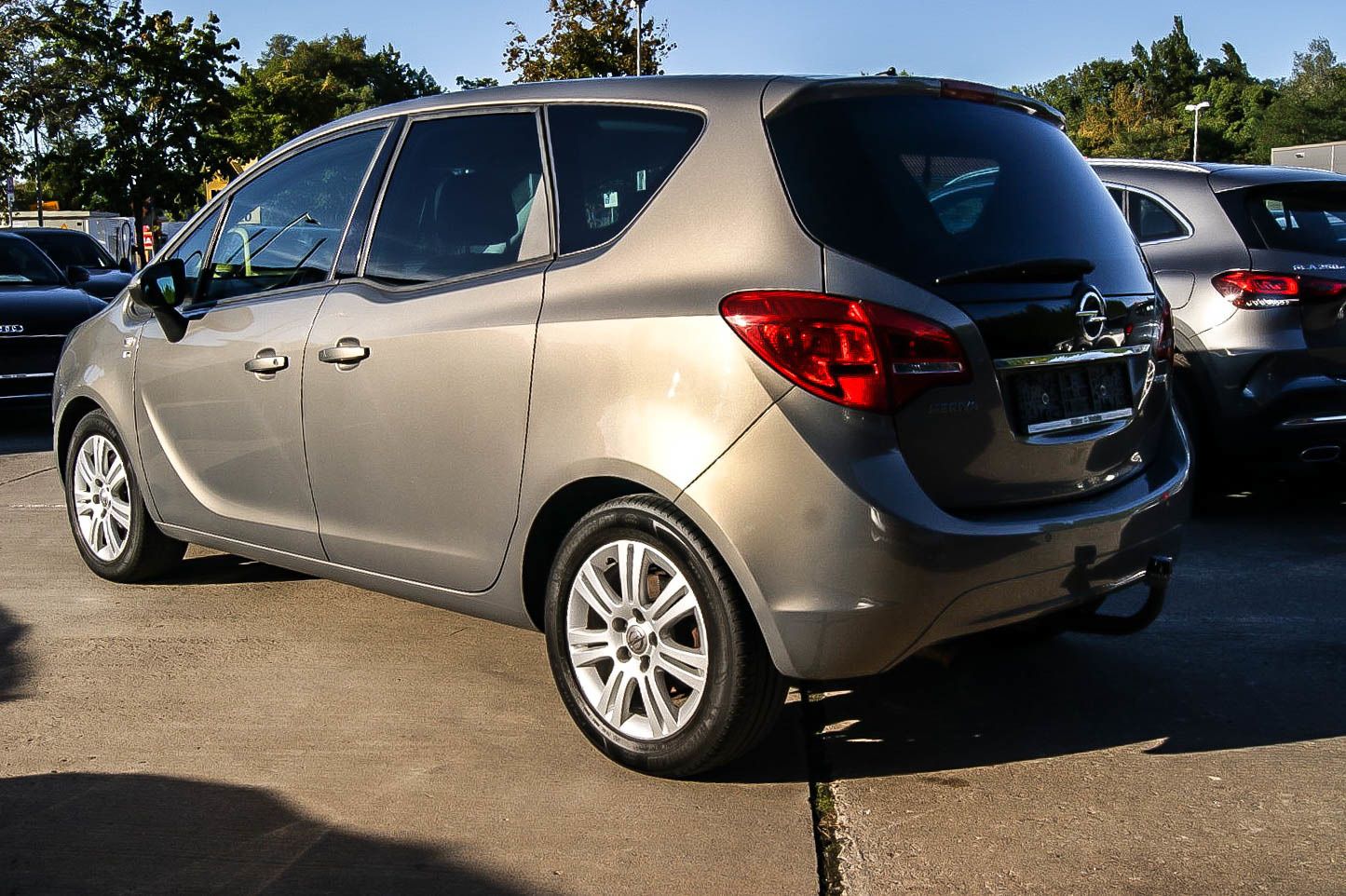 Fahrzeugabbildung Opel Meriva B 1.4Turbo 150 Jahre Opel 1HAND ANHZV PDC