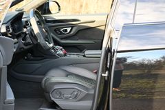Fahrzeugabbildung Lamborghini Urus LP650 *PANO*B&O*HeUp*23*Miete*Mietkauf*
