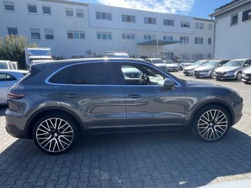 Porsche Cayenne - 8